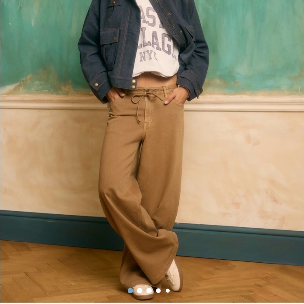 AE Dreamy Drape Stretch Low rise Ultra Wide Leg Pant